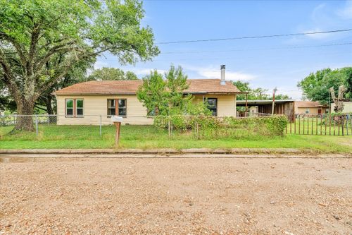 148 E Boundary Street, Giddings, TX, 78942 | Card Image