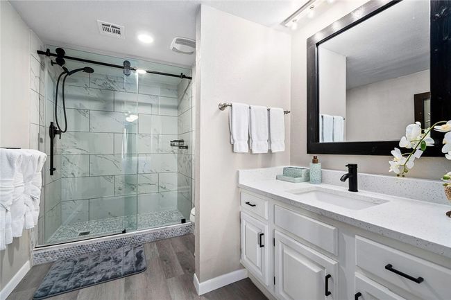 APT-122 - 5973 State Highway 361, Condo with 3 bedrooms, 2 bathrooms and 1 parking in Port Aransas TX | Image 15