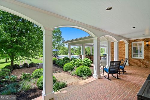 8398 Lees Ridge Rd, WARRENTON, VA, 20186-8724 | Card Image