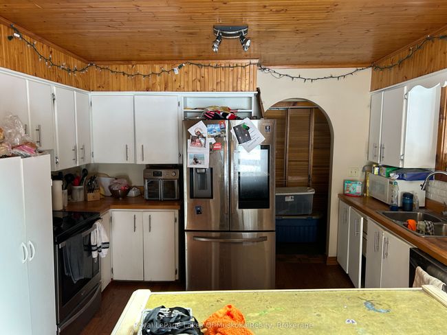 1807 Old Muskoka Rd, House other with 3 bedrooms, 3 bathrooms and 4 parking in Utterson ON | Image 6