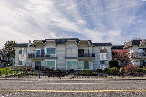 2401 W Canal Dr, Kennewick, WA, 99336-2501 | Card Image