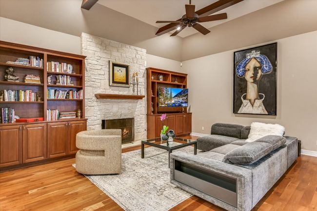 9001 Thickwoods, House other with 4 bedrooms, 5 bathrooms and 2 parking in Austin TX | Image 12