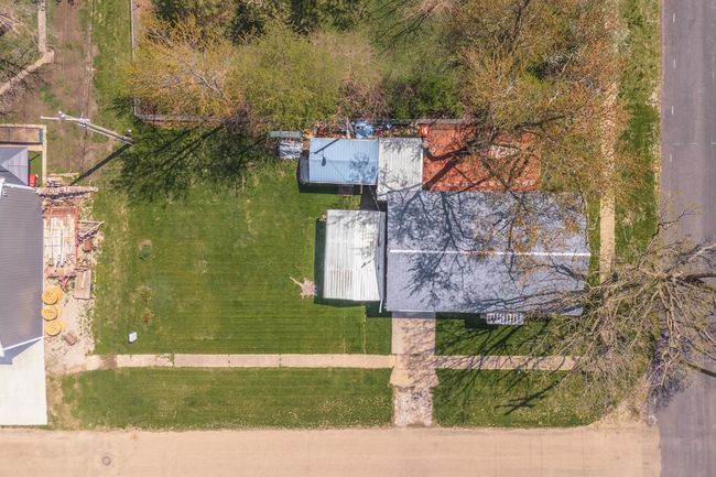 101 N Chatham St, House other with 2 bedrooms, 2 bathrooms and 1 parking in Danvers IL | Image 6