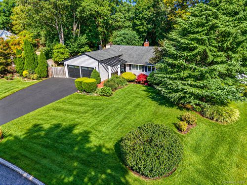 11 Folsom Lane, Brookhaven, NY, 11727 | Card Image