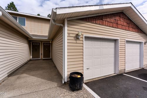 unit-11-2610 Sw 23rd St, Redmond, OR, 97756-7630 | Card Image