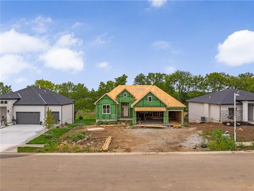 25102 W 141st St, Olathe, KS, 66061-2245 | Card Image