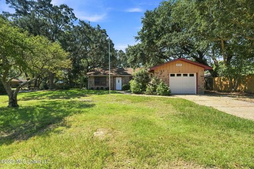 8505 Mermaid Ave, Ocean Springs, MS, 39564-9544 | Card Image