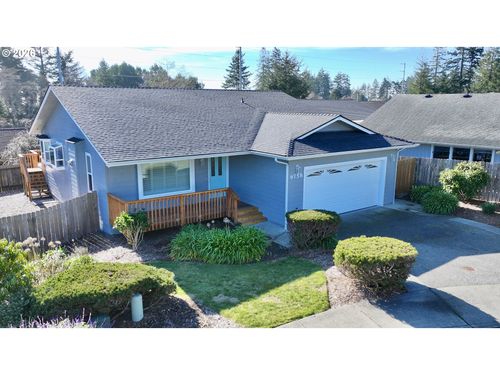 6758 Jasmine Ct, Brookings, OR, 97415 | Card Image