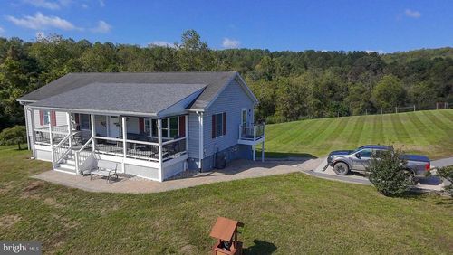22749 Tail Race Rd, ALDIE, VA, 20105-1813 | Card Image