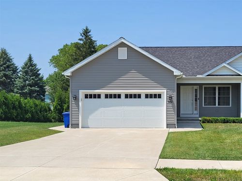 932 41st St, Erie, PA, 16504-3104 | Card Image