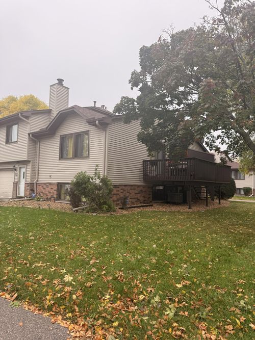 8576 S Maplebrook Cir, Brooklyn Park, MN, 55445-1937 | Card Image