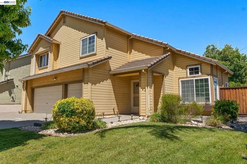 1110 Plymouth Dr, Tracy, CA, 95376-9370 | Card Image