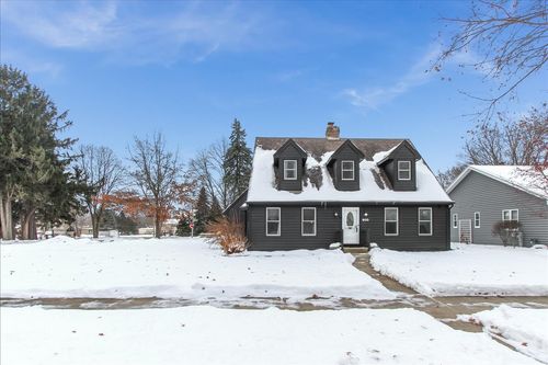 900 Glenmore Ln, Elgin, IL, 60124-2301 | Card Image