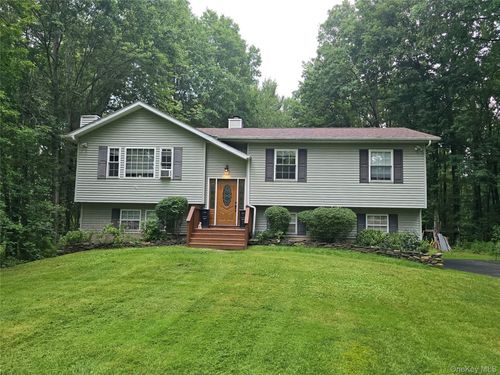 8 Kayleigh Dr, New Paltz, NY, 12561-4408 | Card Image