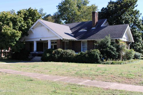 245 E College Ave, Holly Springs, MS, 38635-3119 | Card Image
