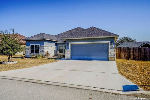 104 Fairway Dr, Floresville, TX, 78114-4402 | Card Image