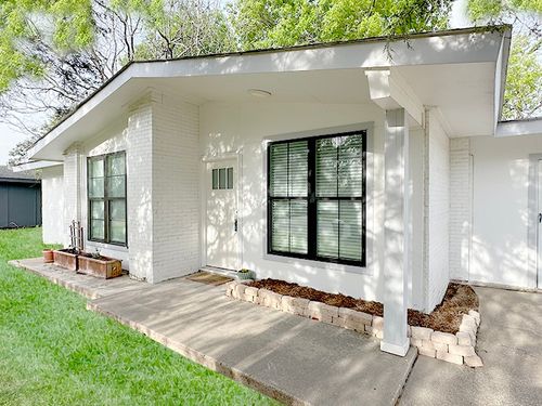706 Carter Dr, Arlington, TX, 76010-7711 | Card Image