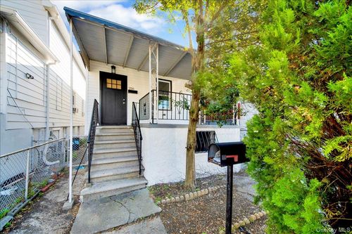 214 Pugsley Ave, Bronx, NY, 10473-2320 | Card Image