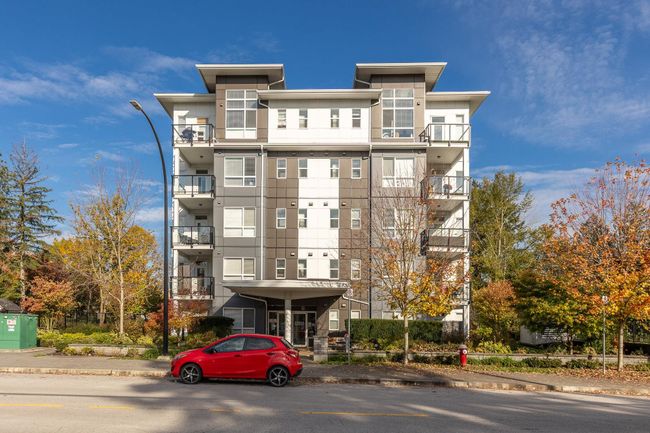 302 - 22315 122 Avenue, Condo with 2 bedrooms, 1 bathrooms and 2 parking in Maple Ridge BC | Image 2