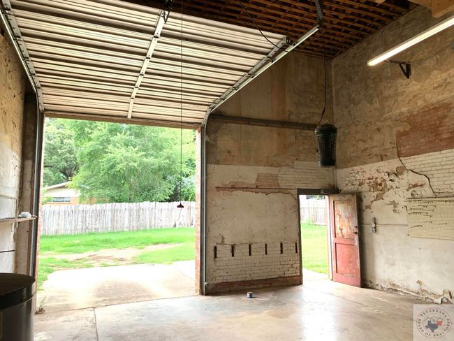 105 E Main St, House other with 2 bedrooms, 1 bathrooms and null parking in Bloomburg TX | Image 24