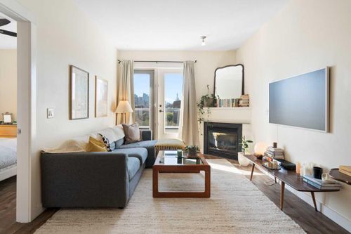 406-830 Centre Ave Ne, Calgary, AB, T2E9C3 | Card Image