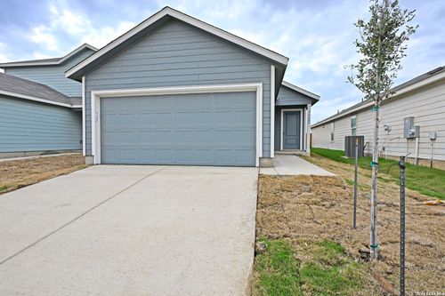14609 Mudstone Pl, Elmendorf, TX, 78112-4438 | Card Image