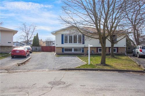 upper-24 Tara Cres, Thorold, ON, L2V4M1 | Card Image