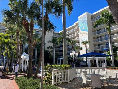 5255 - 5500 Gulf Boulevard, Condo with 1 bedrooms, 1 bathrooms and null parking in St Pete Beach FL | Image 1