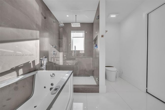 942 Lavender Cir, House other with 4 bedrooms, 3 bathrooms and null parking in Weston FL | Image 37