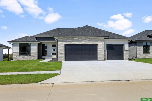 5522 N 213th Ave, Elkhorn, NE, 68022-4994 | Card Image