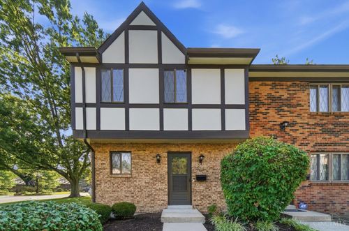 9464 Haddington Ct, Colerain Twp, OH, 45251-2352 | Card Image