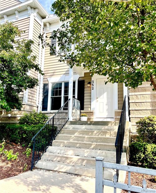 352 W Grand River Ave, East Lansing, MI, 48823-4221 | Card Image
