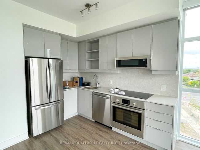 320 - 60 George Butchart Dr, Condo with 2 bedrooms, 2 bathrooms and null parking in North York ON | Image 6