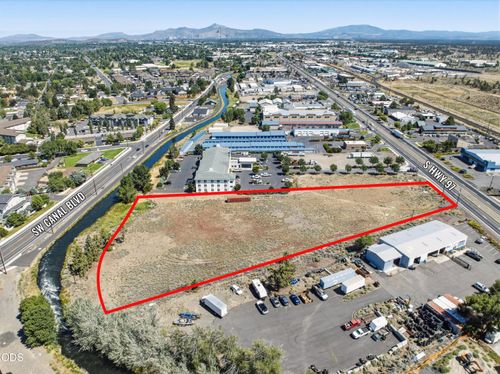 2285 S Highway 97, Redmond, OR, 97756-9649 | Card Image