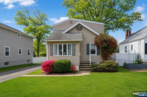 74 8th Ave, Hawthorne, NJ, 07506-1754 | Card Image