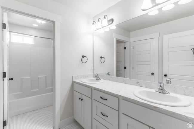 Shared Bathroom | Image 34
