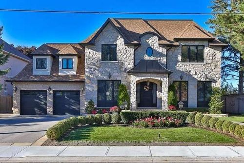 82 York Rd, North York, ON, M2L1H8 | Card Image