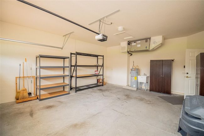 Garage | Image 20