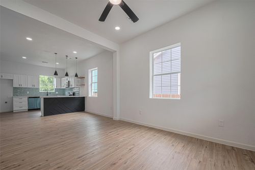 1014 13th St, Galveston, TX, 77550-6111 | Card Image