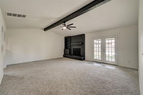 10333 Fairfax Lane, Yukon, OK, 73099 | Card Image