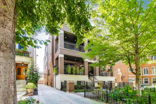 apt-2e-735 W Brompton Ave, Chicago, IL, 60657-2908 | Card Image