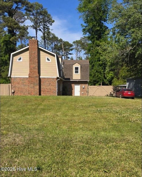 104 Croatan Dr, Newport, NC, 28570-9566 | Card Image