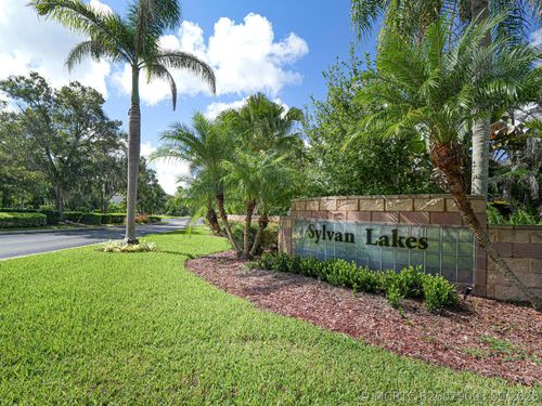 5880 40th Ln, Vero Beach, FL, 32966-6520 | Card Image