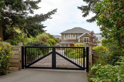 337 Cotlow Rd, Colwood, BC, V9C2E9 | Card Image