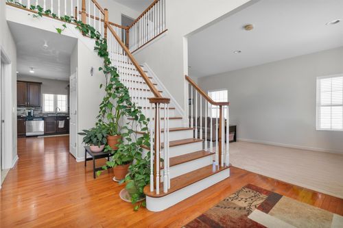 17 Panorama Dr, New Windsor, NY, 12553-8993 | Card Image
