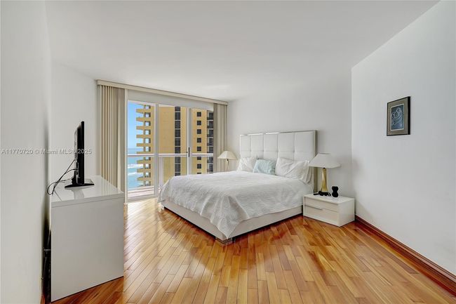 APT-1412 - 16425 Collins Ave, Condo with 2 bedrooms, 2 bathrooms and null parking in Sunny Isles Beach FL | Image 14