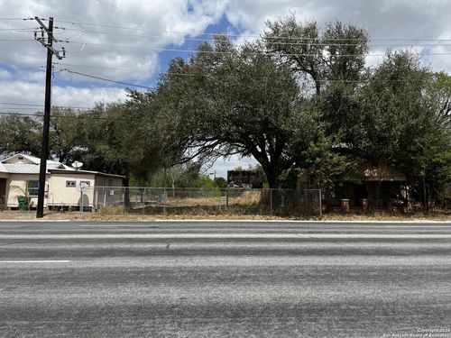 425 W Rice St, Falfurrias, TX, 78355-3803 | Card Image