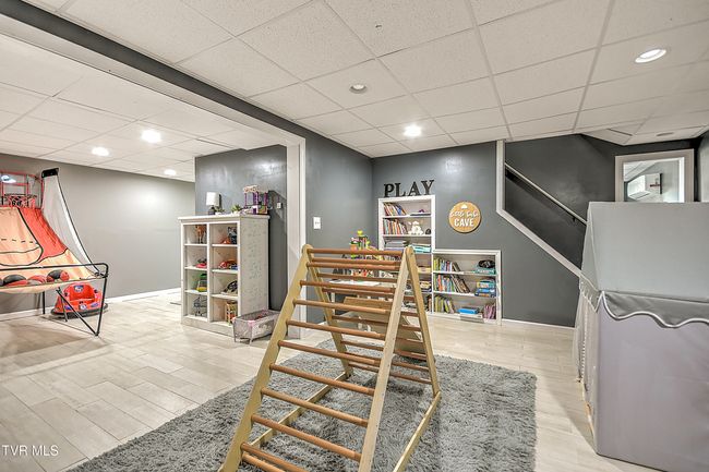 517 W Glade St, House other with 3 bedrooms, 3 bathrooms and null parking in Glade Spring VA | Image 33