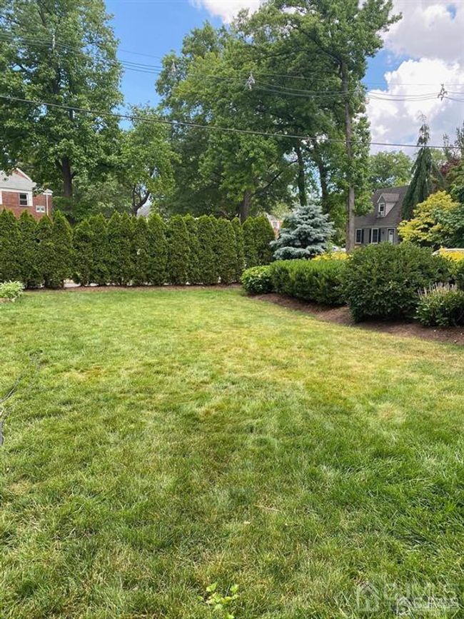48 Mccoy Ave, Townhouse with 2 bedrooms, 1 bathrooms and null parking in Metuchen NJ | Image 5