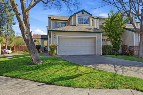 1005 Woodlake Dr, Santa Rosa, CA, 95405-9213 | Card Image